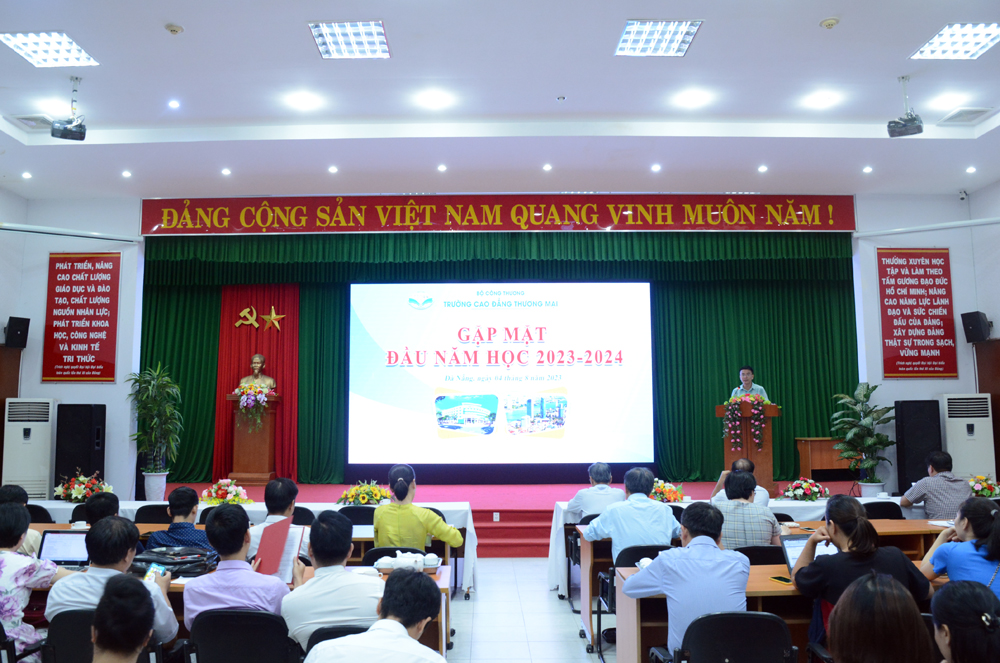 Trường CĐTM gặp mặt đầu năm học 2023 - 2024