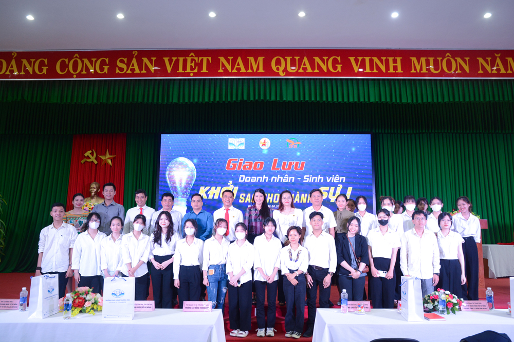 Giao lưu Doanh nhân với sinh viên, chủ đề: “KHỞI sao cho thành SỰ”