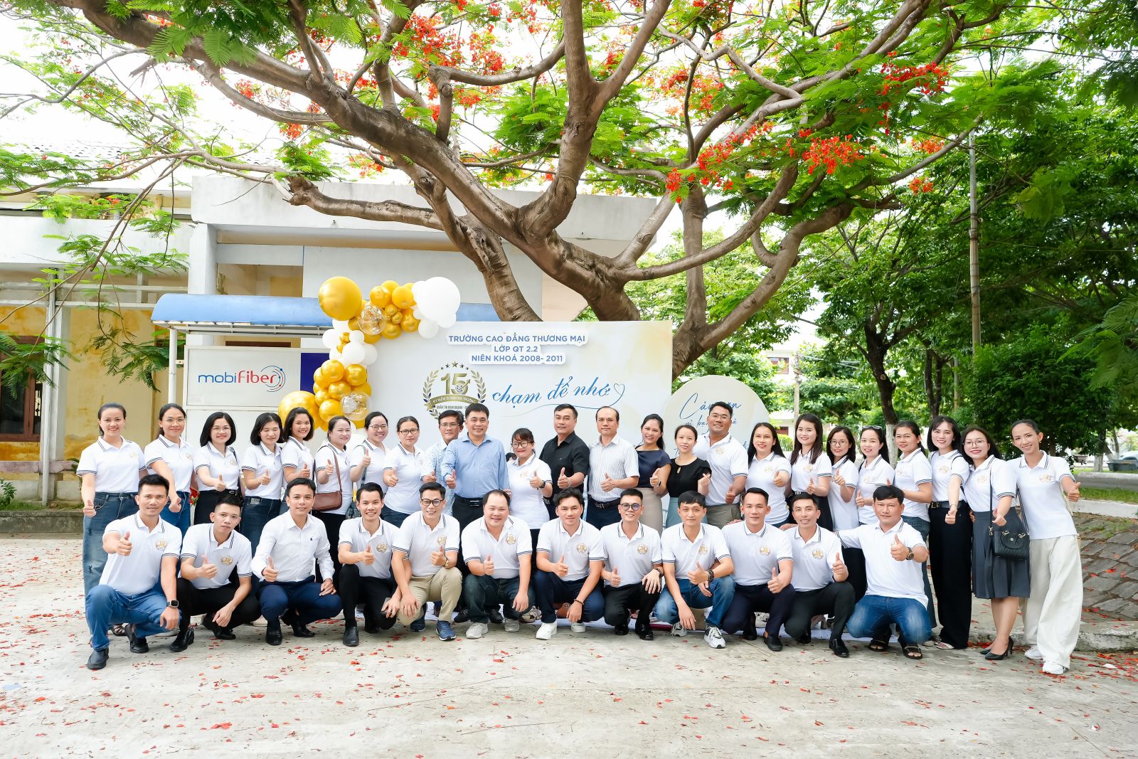 CÓ MỘT THANH XUÂN MANG TÊN TRƯỜNG CAO ĐẲNG THƯƠNG MẠI... ĐỂ NHIỀU NĂM SAU VẪN MUỐN TRỞ VỀ