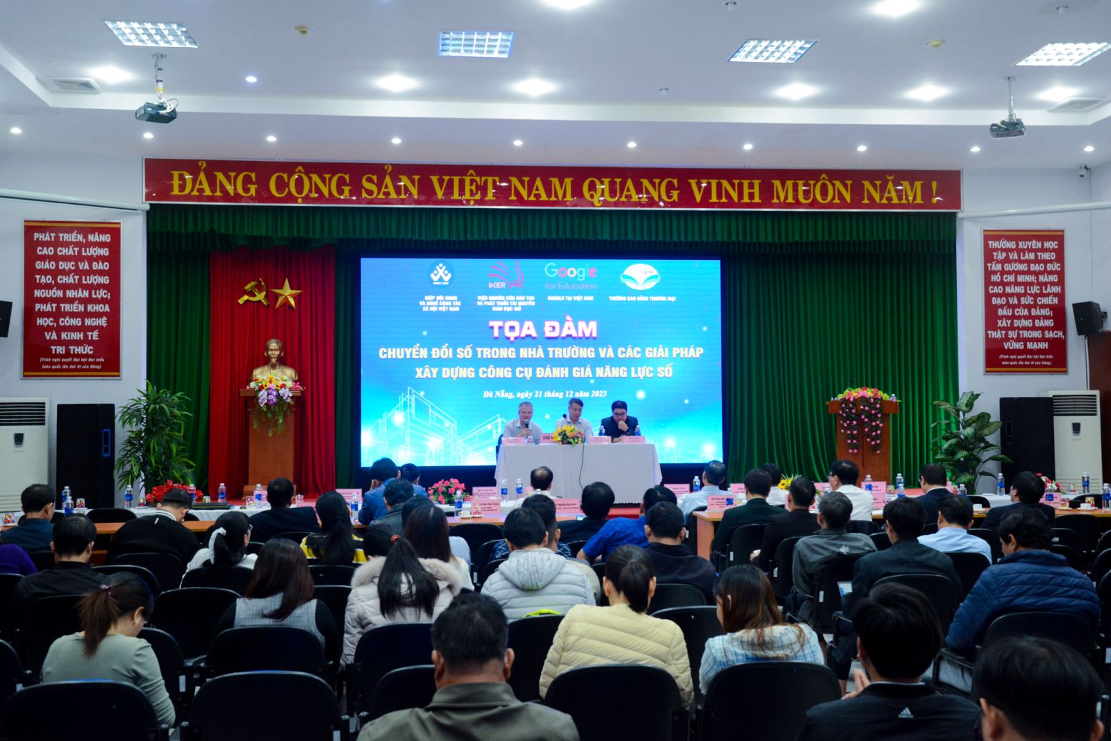 Tọa đàm “Chuyển đổi số trong nhà trường”