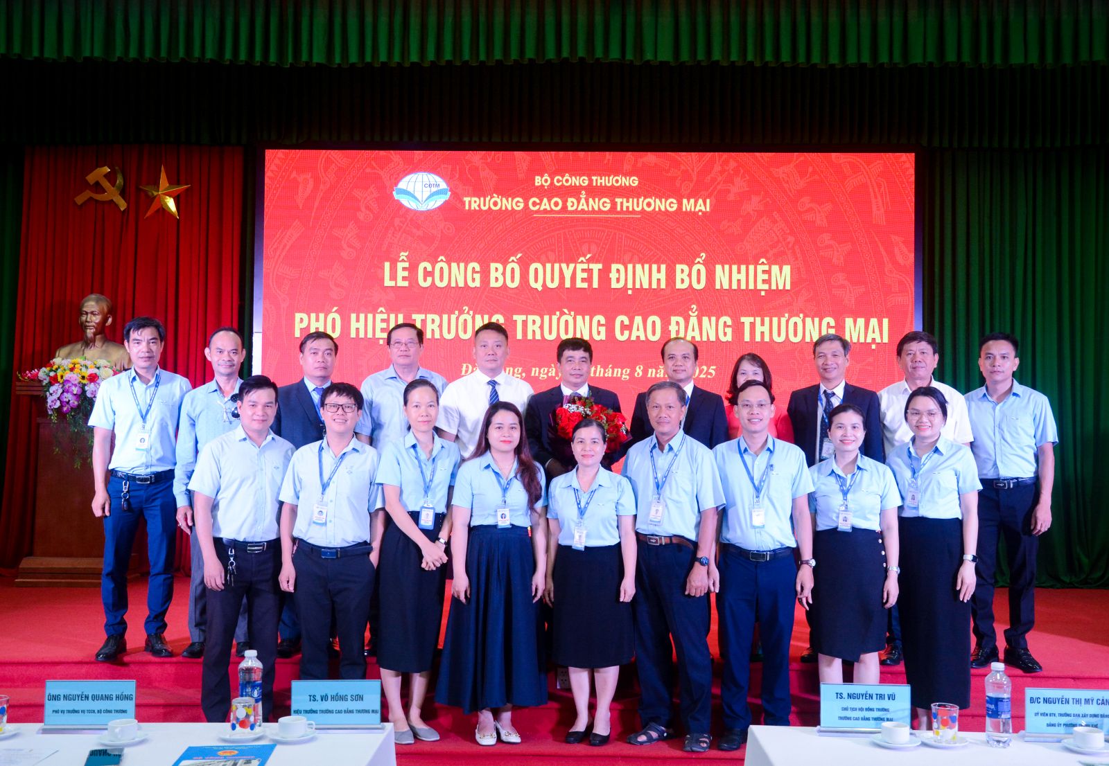 Công bố quyết định bổ nhiệm Phó Hiệu trưởng - Trường Cao đẳng Thương mại