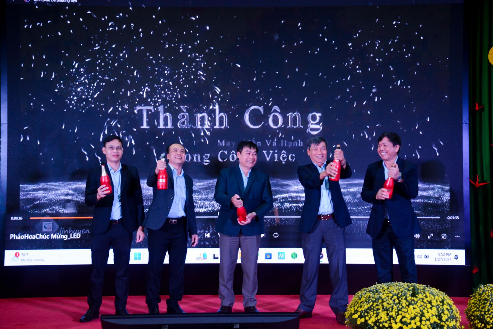 Sôi động và ấn tượng đêm tiệc cuối năm “Year End Party”