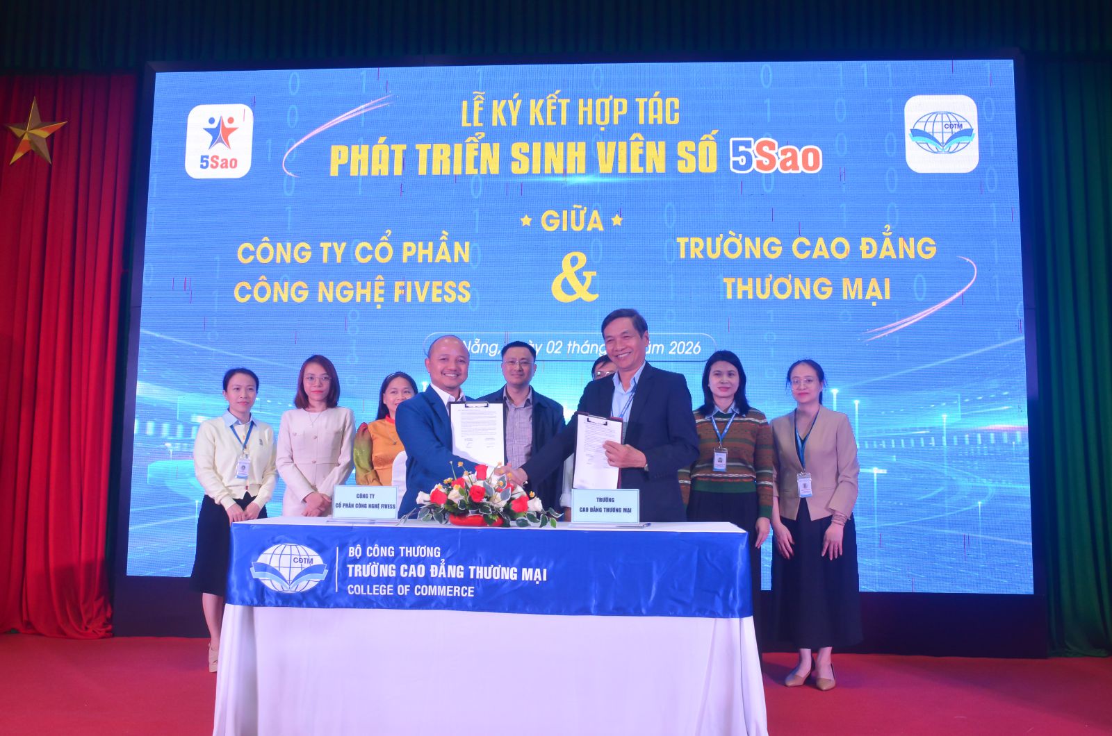 TALKSHOW “CHƯƠNG TRÌNH ĐÀO TẠO – SINH VIÊN SỐ 5SAO”: KHI LÝ THUYẾT GẶP GỠ THỰC CHIẾN