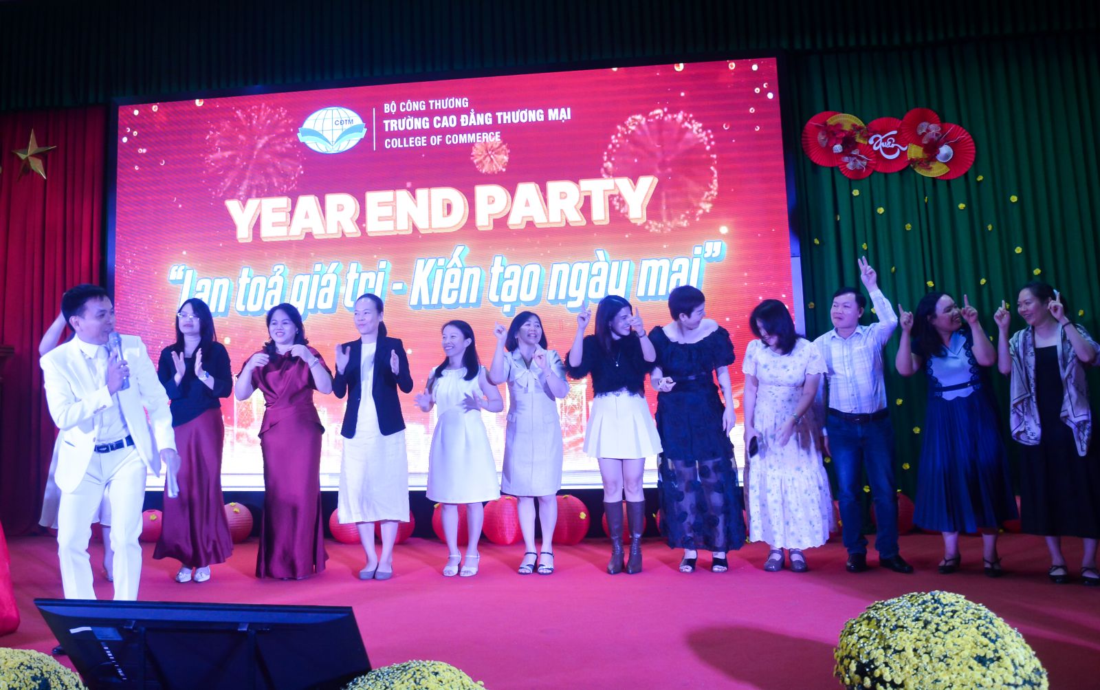 SÔI ĐỘNG ĐÊM TIỆC CUỐI NĂM “YEAR END PARTY”