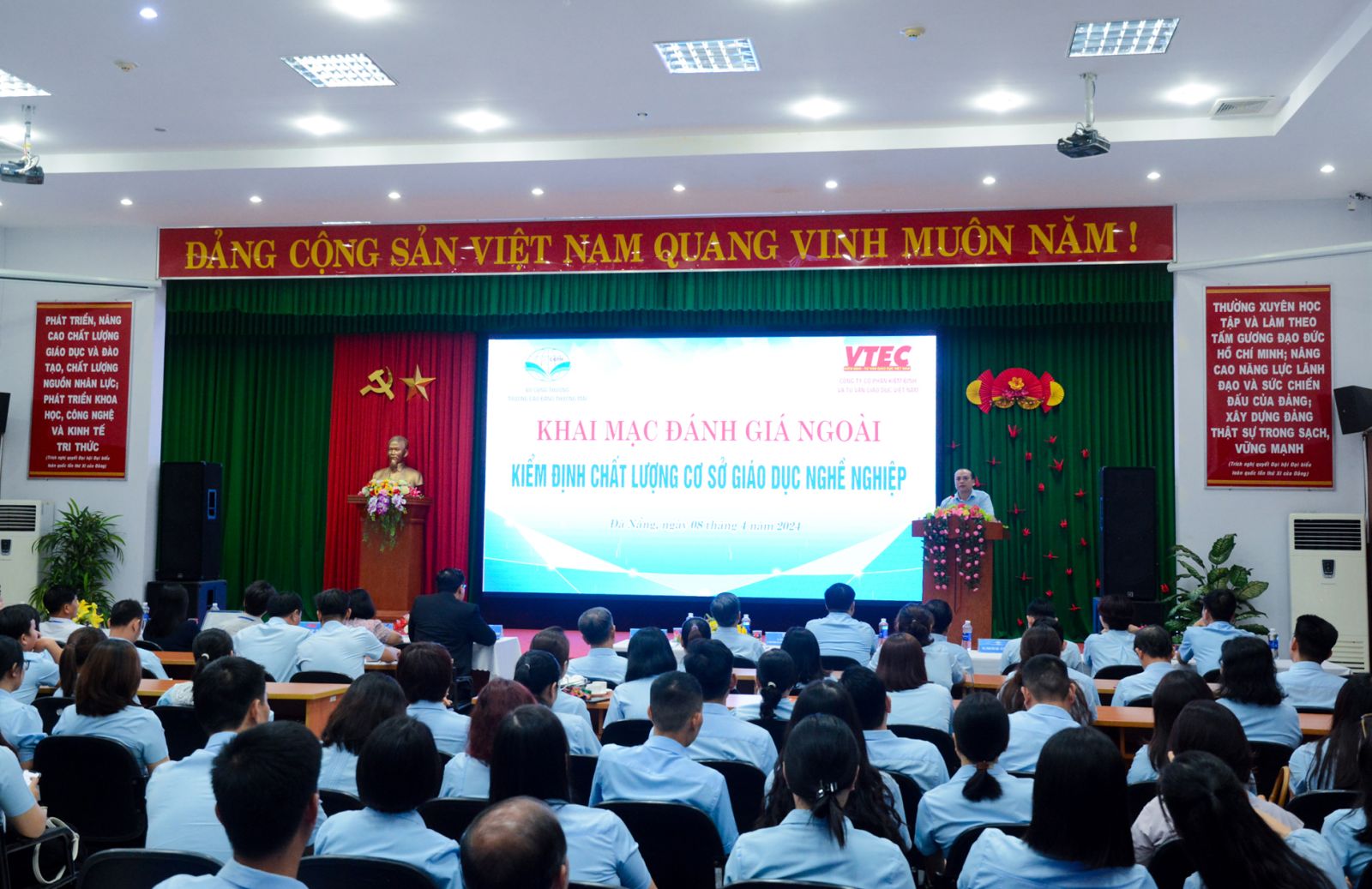 Khai mạc đánh giá ngoài tại Trường Cao đẳng Thương mại