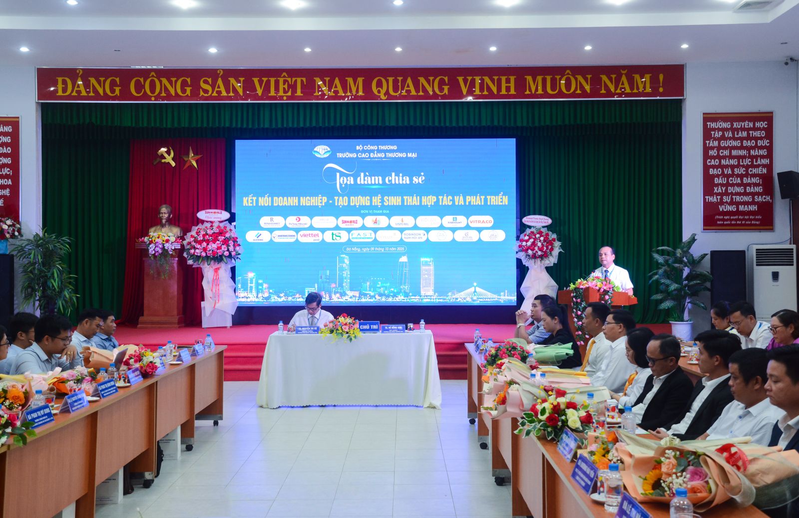 TỌA ĐÀM “KẾT NỐI DOANH NGHIỆP – TẠO DỰNG HỆ SINH THÁI HỢP TÁC VÀ PHÁT TRIỂN”