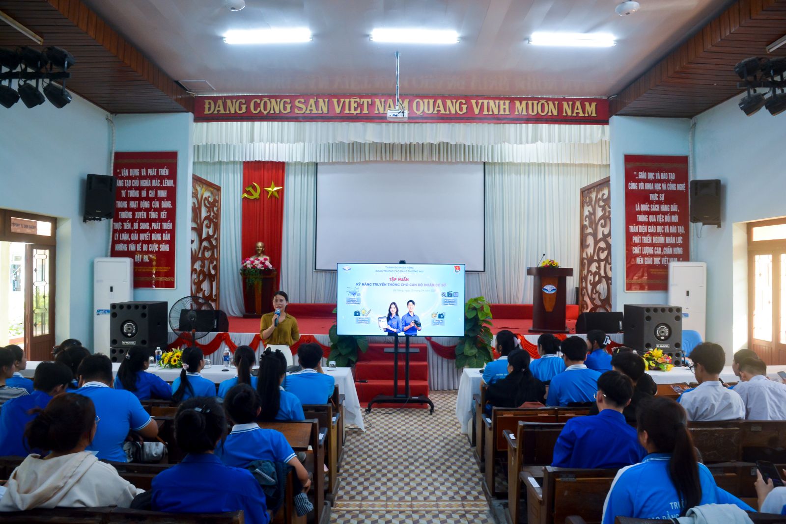 ĐÁNH THỨC “CHIẾN THẦN” TRUYỀN THÔNG CAO ĐẲNG THƯƠNG MẠI