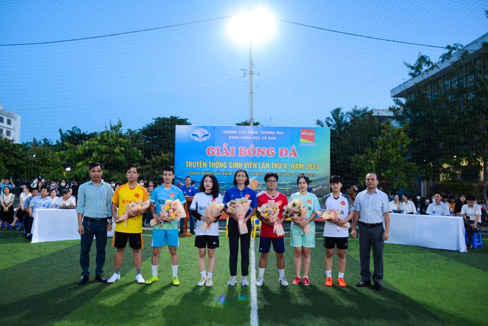 22 đội tuyển tranh tài giải bóng đá truyền thống sinh viên Trường Cao đẳng Thương mại lần thứ X năm 2023