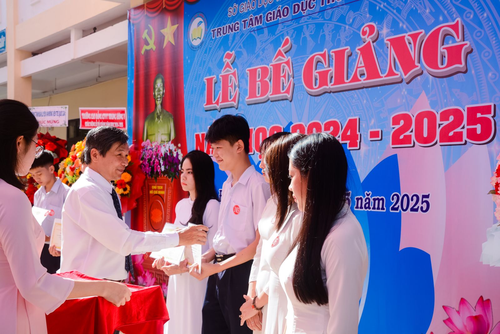 CHÚC MỪNG HỌC SINH TRUNG CẤP ĐẠT DANH HIỆU HỌC SINH GIỎI NĂM HỌC 2024–2025