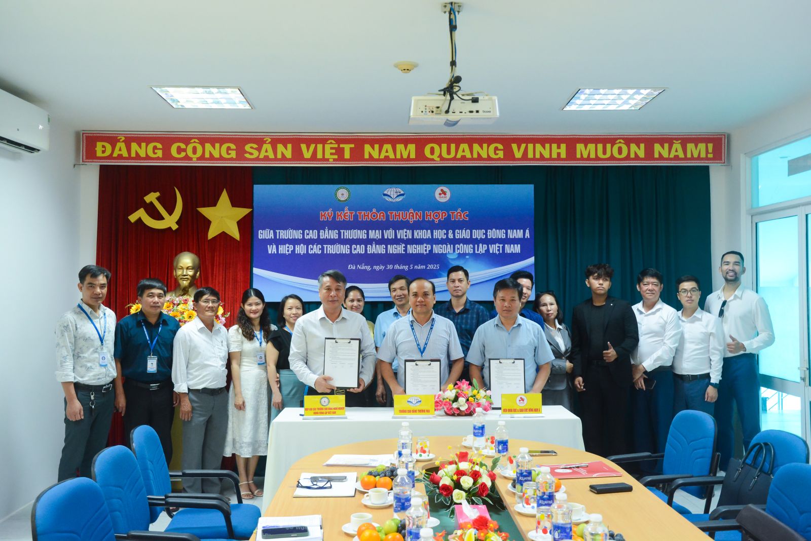 Trường Cao đẳng Thương mại ký kết hợp tác với Hiệp hội các Trường Cao đẳng Nghề nghiệp ngoài công lập Việt Nam và Viện Khoa học & Giáo dục Đông Nam Á