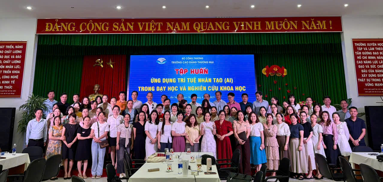 Tập huấn "Ứng dụng trí tuệ nhân tạo (AI) trong dạy học và nghiên cứu khoa học”