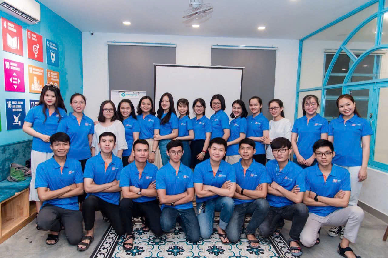 GÓC NHÌN TỪ DOANH NGHIỆP VỀ SINH VIÊN CAO ĐẲNG THƯƠNG MẠI: HỌC NGHỀ VỮNG, VIỆC LÀM CHẮC