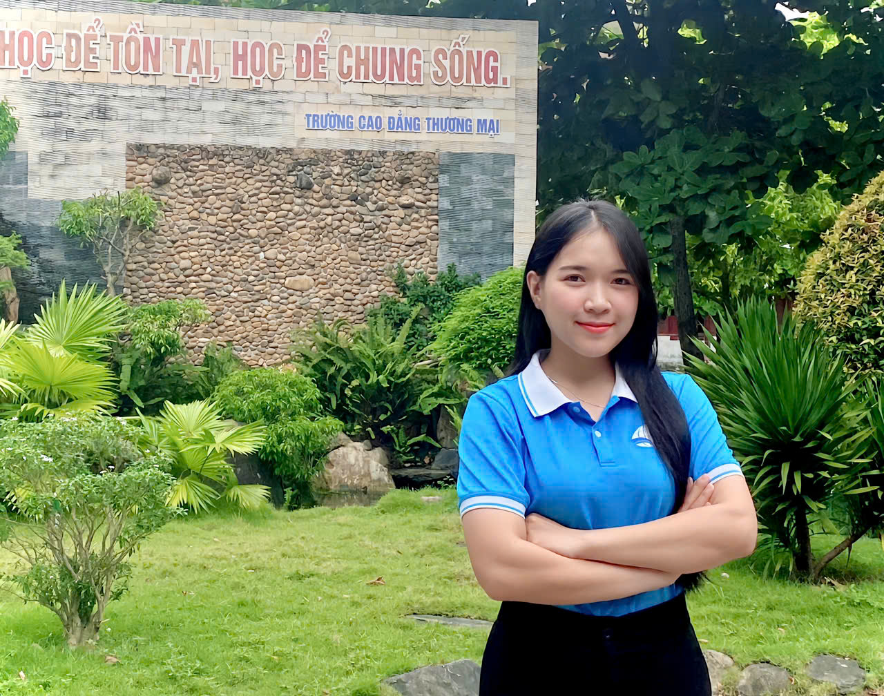 SINH VIÊN KHOA DU LỊCH XUẤT SẮC LỌT VÀO TOP 100 CỦA CUỘC THI “DỰ ÁN VƯỜN ƯƠM TÀI NĂNG VĂN HOÁ DU LỊCH 2025”